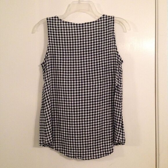 A.N.A checkered sleeveless blouse  - Picture 2 of 5